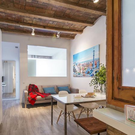 Happy People Sagrada Familia Gaudi Apartments Barcelona Bagian luar foto