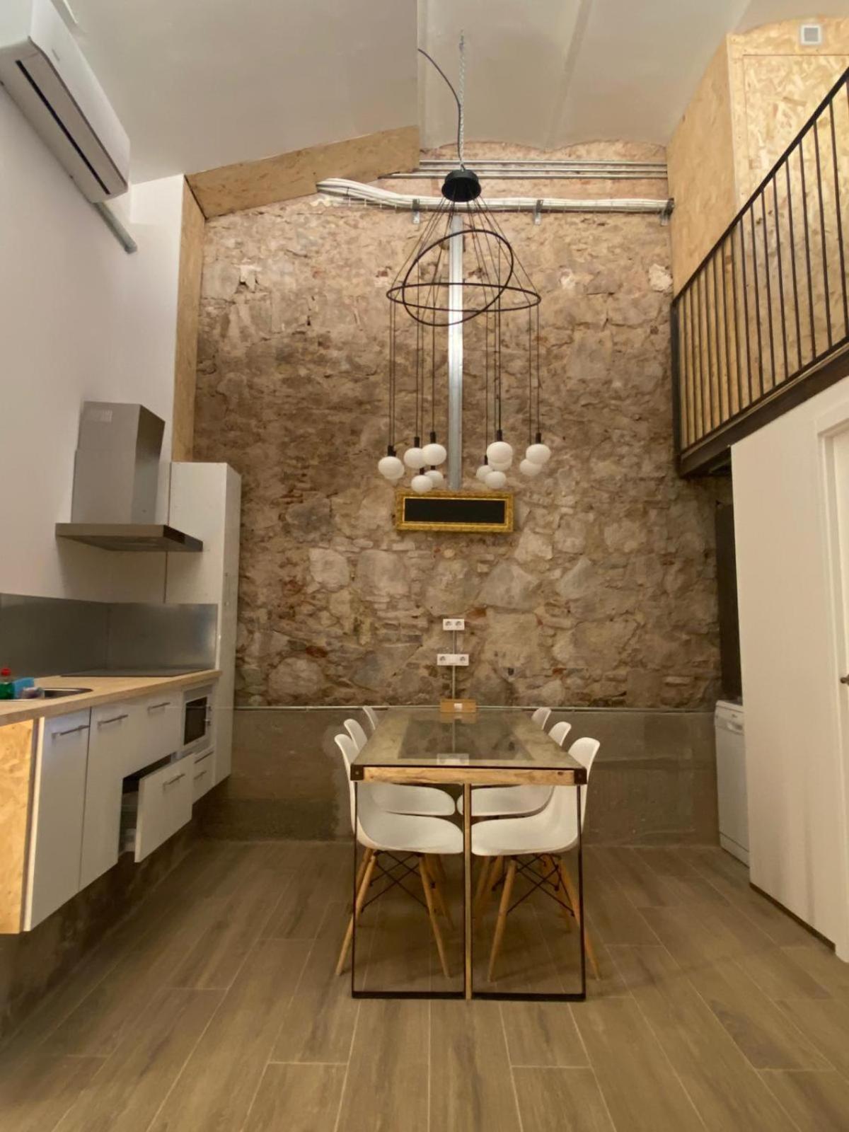 Happy People Sagrada Familia Gaudi Apartments Barcelona Bagian luar foto