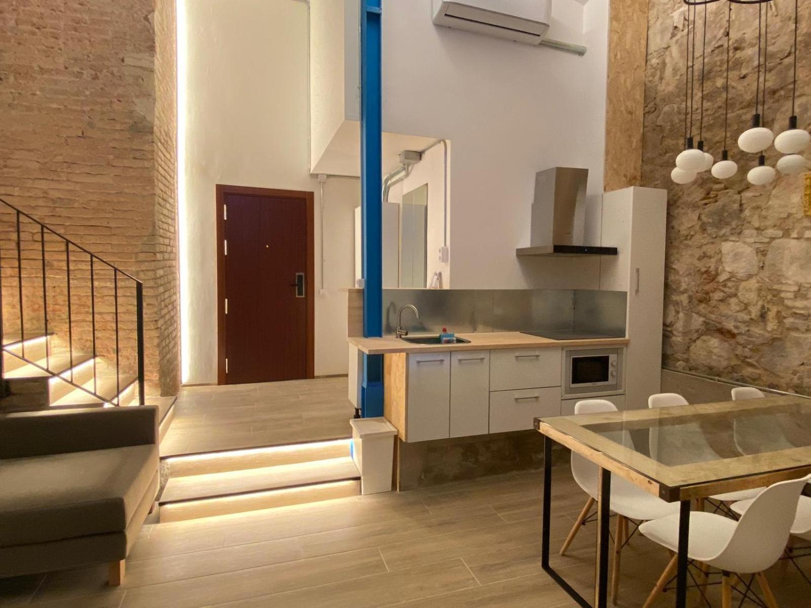 Happy People Sagrada Familia Gaudi Apartments Barcelona Bagian luar foto