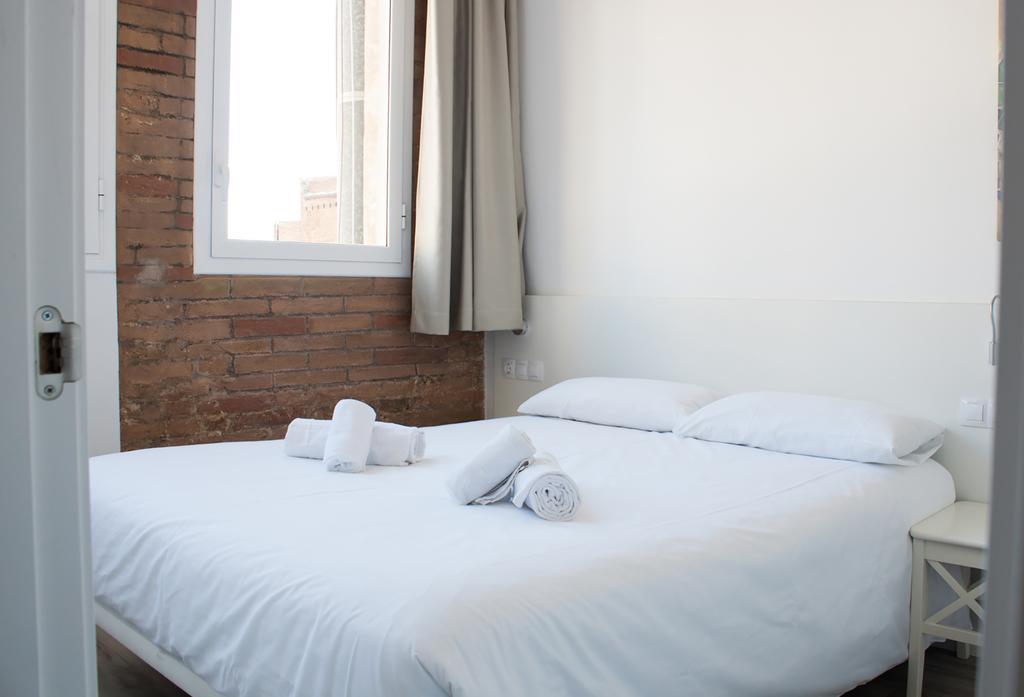 Happy People Sagrada Familia Gaudi Apartments Barcelona Bagian luar foto