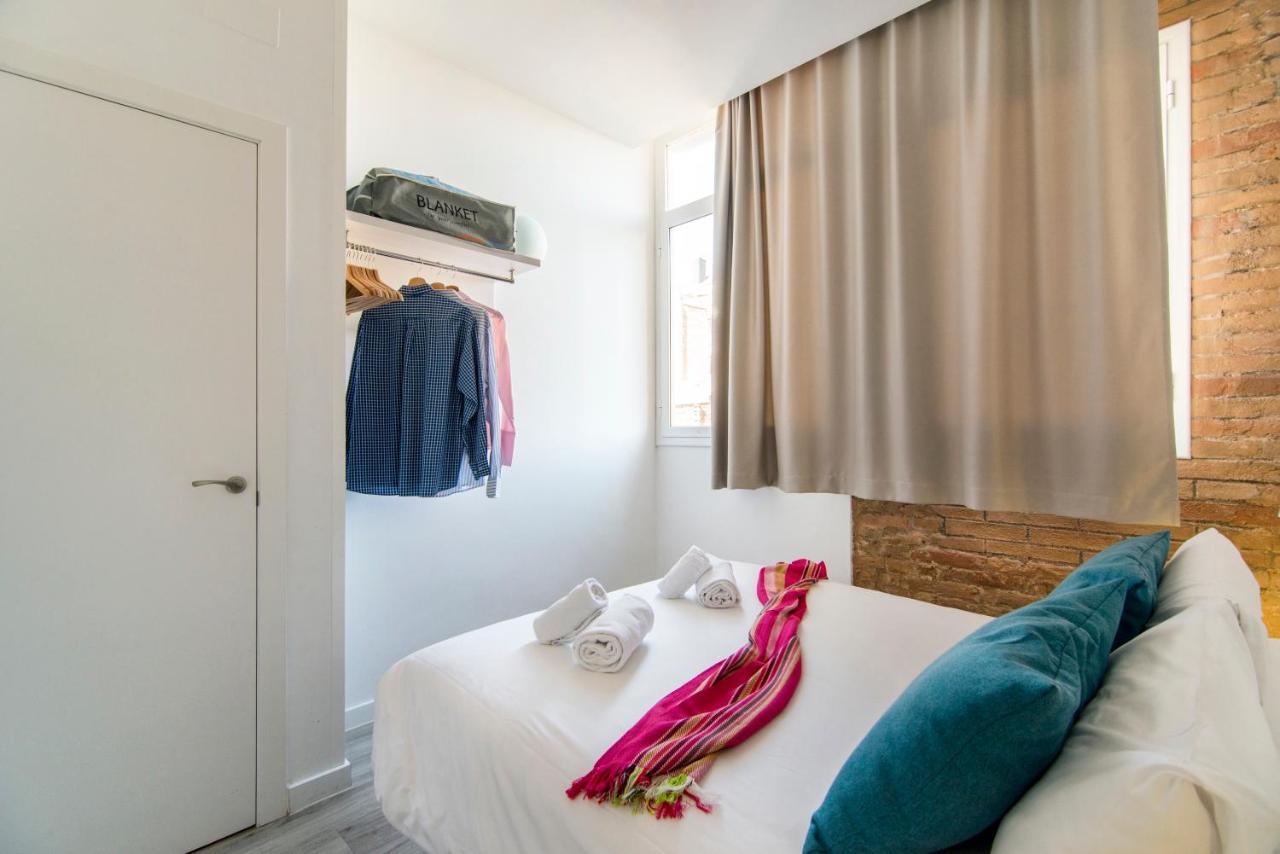 Happy People Sagrada Familia Gaudi Apartments Barcelona Ruang foto